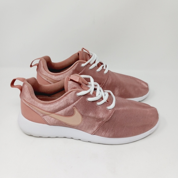 nike roshe one premium rose gold